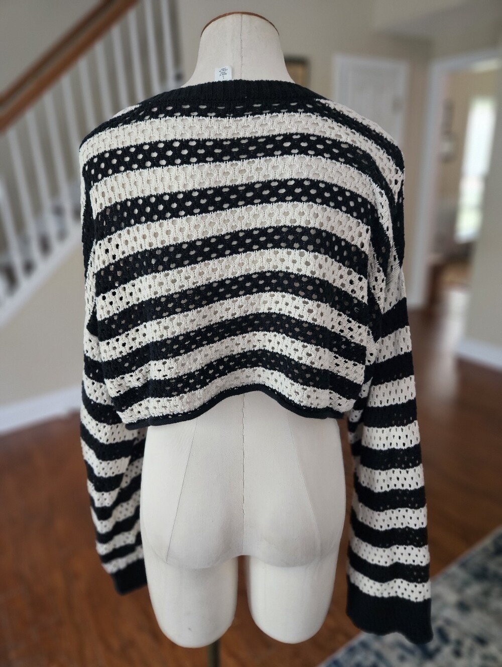 Future Collective Cropped Sweater Large - Picture 3 of 4